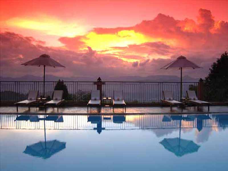 Amaya Hills Kandy Hotel Pool Side